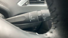 Peugeot 208 1.2 PureTech 82 Signature 5dr [Start Stop] Petrol Hatchback